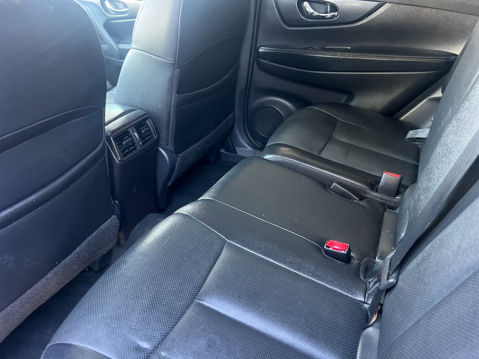 Thumbnail: 2016 Nissan Rogue - 5