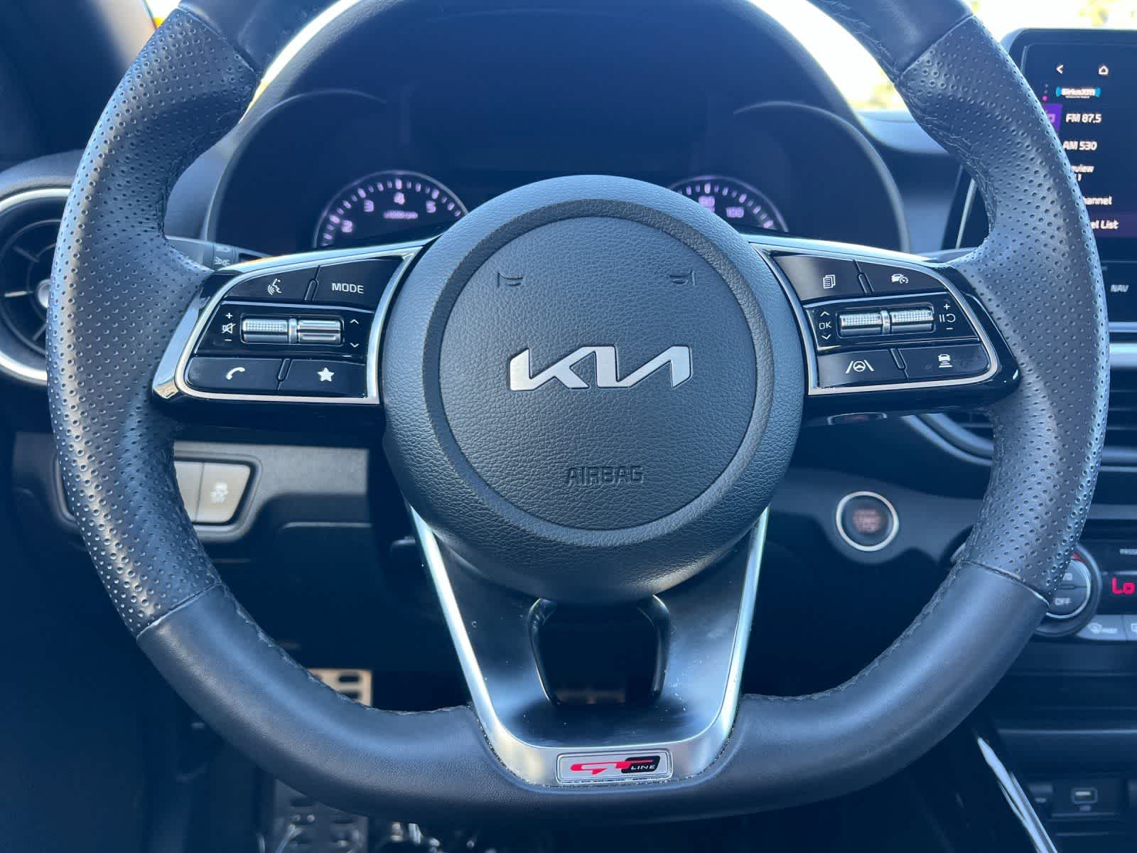 Thumbnail: 2023 Kia Forte - 24