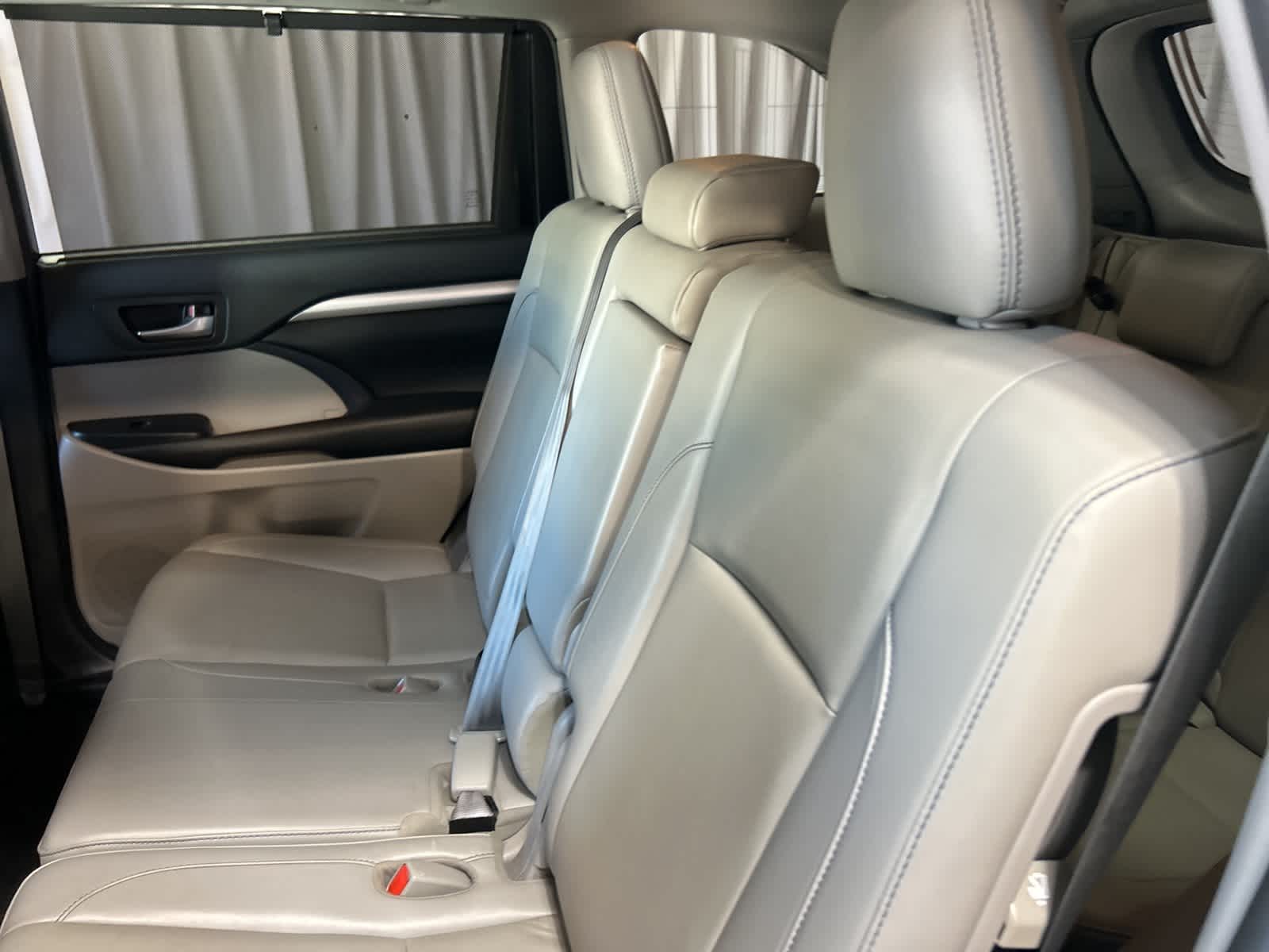 Thumbnail: 2019 Toyota Highlander - 21