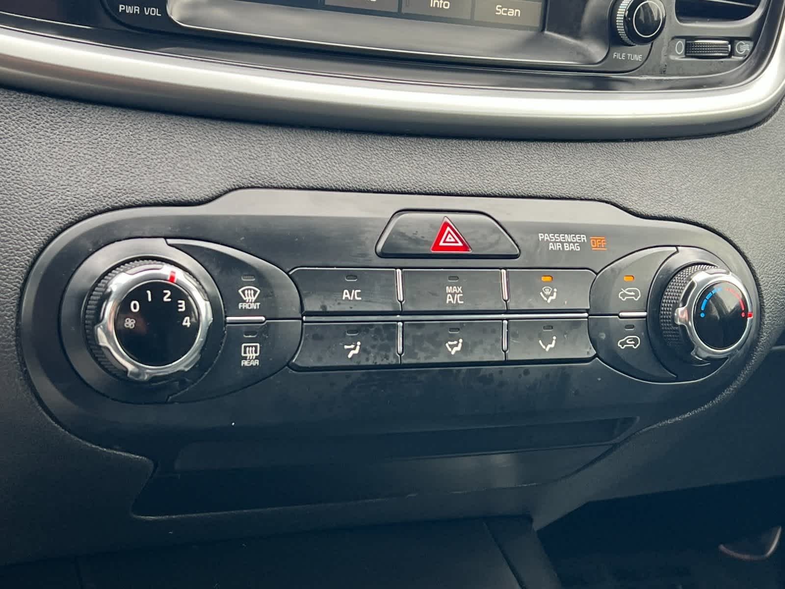 Thumbnail: 2019 Kia Sorento - 21