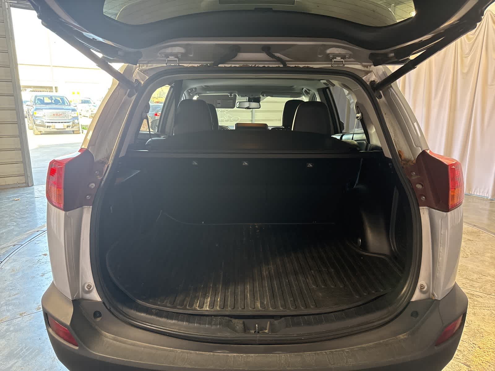 Thumbnail: 2014 Toyota RAV4 - 9