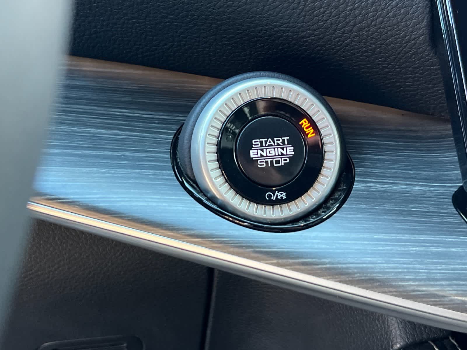 Thumbnail: 2024 Jeep Wagoneer - 24