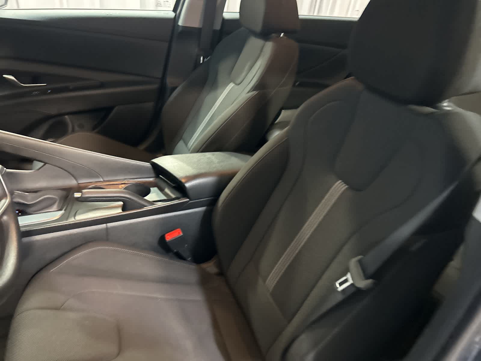 Thumbnail: 2025 Hyundai Elantra - 24