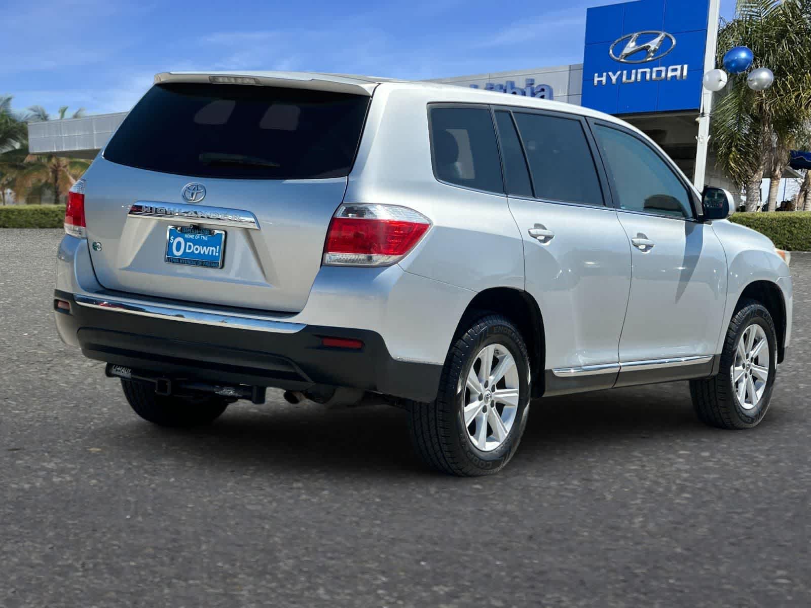 Thumbnail: 2012 Toyota Highlander - 3
