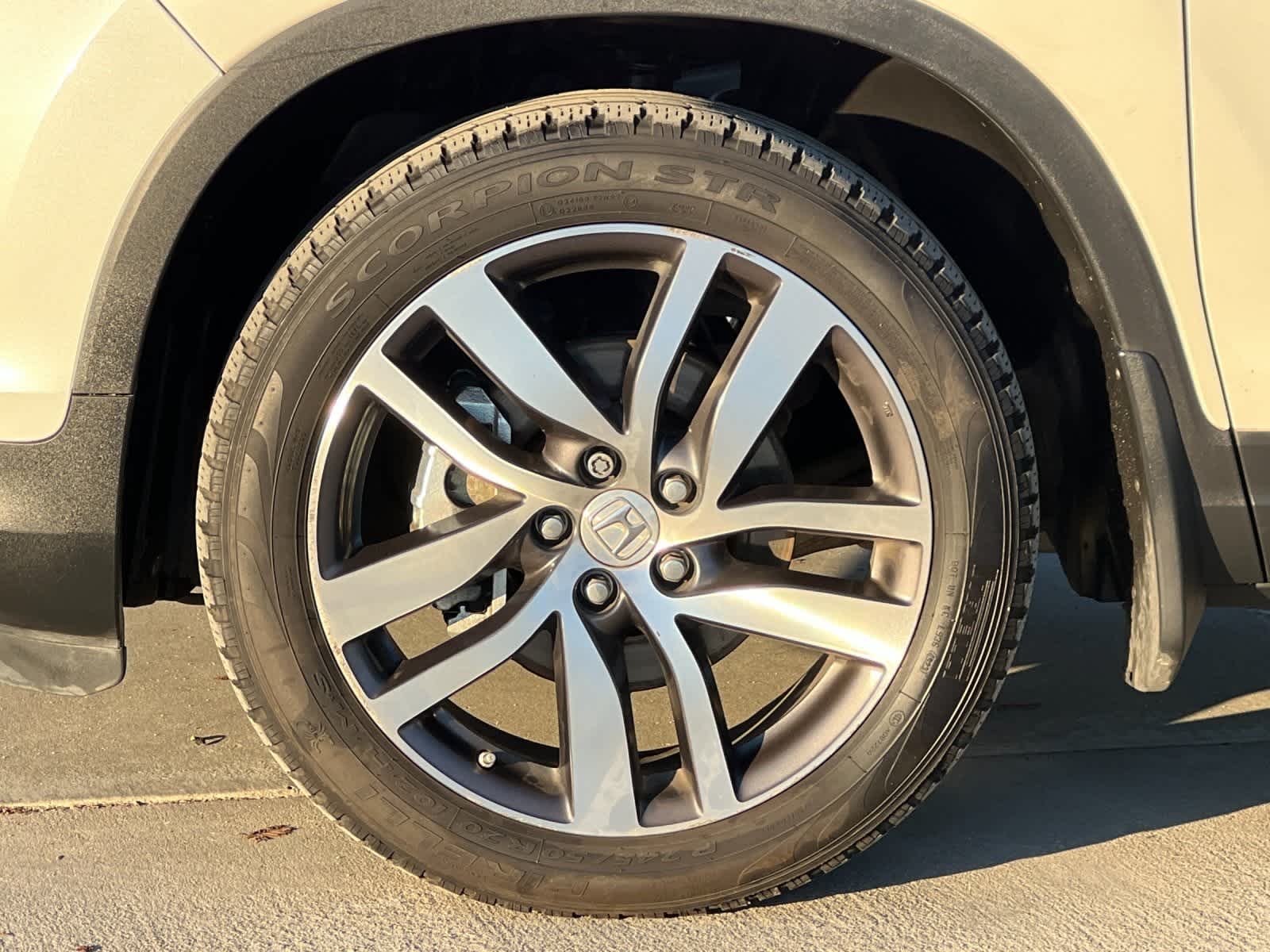 Thumbnail: 2018 Honda Pilot - 30