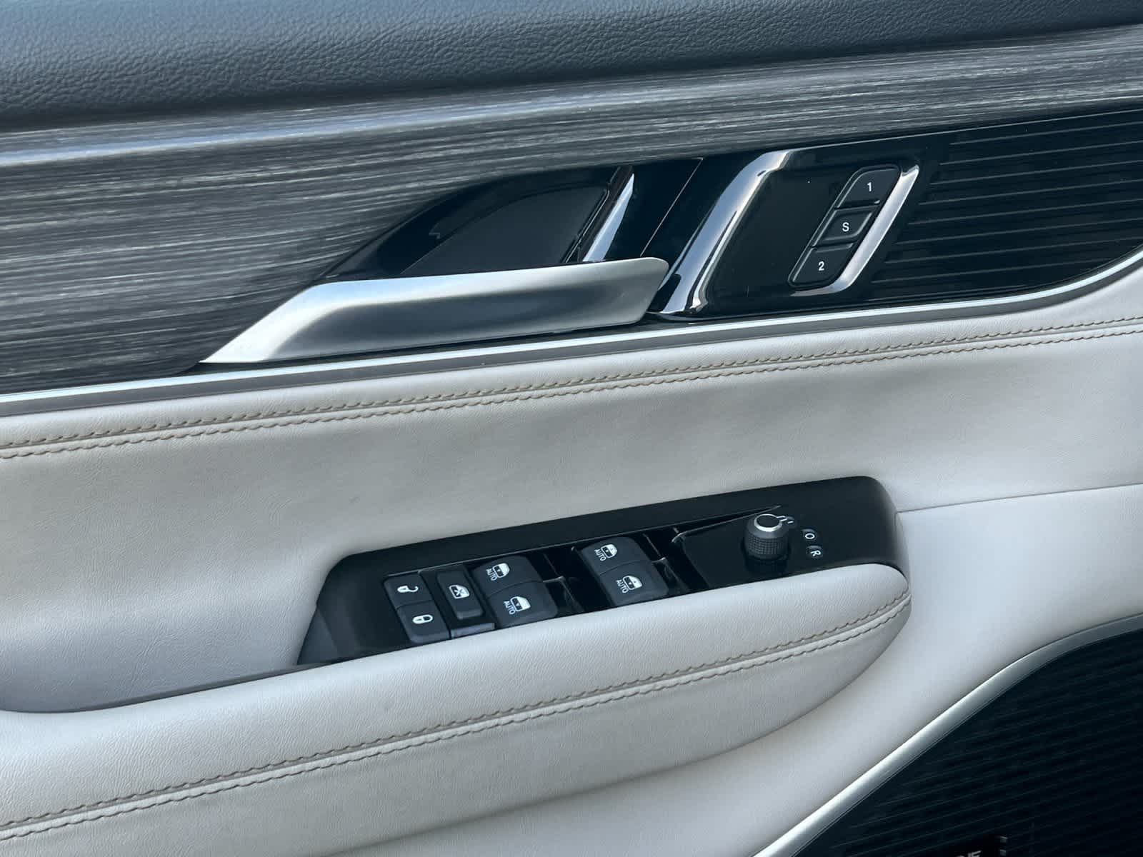 Thumbnail: 2024 Jeep Wagoneer - 13