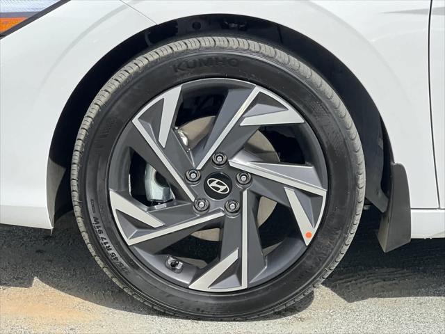 2025 Hyundai Elantra Sport 24