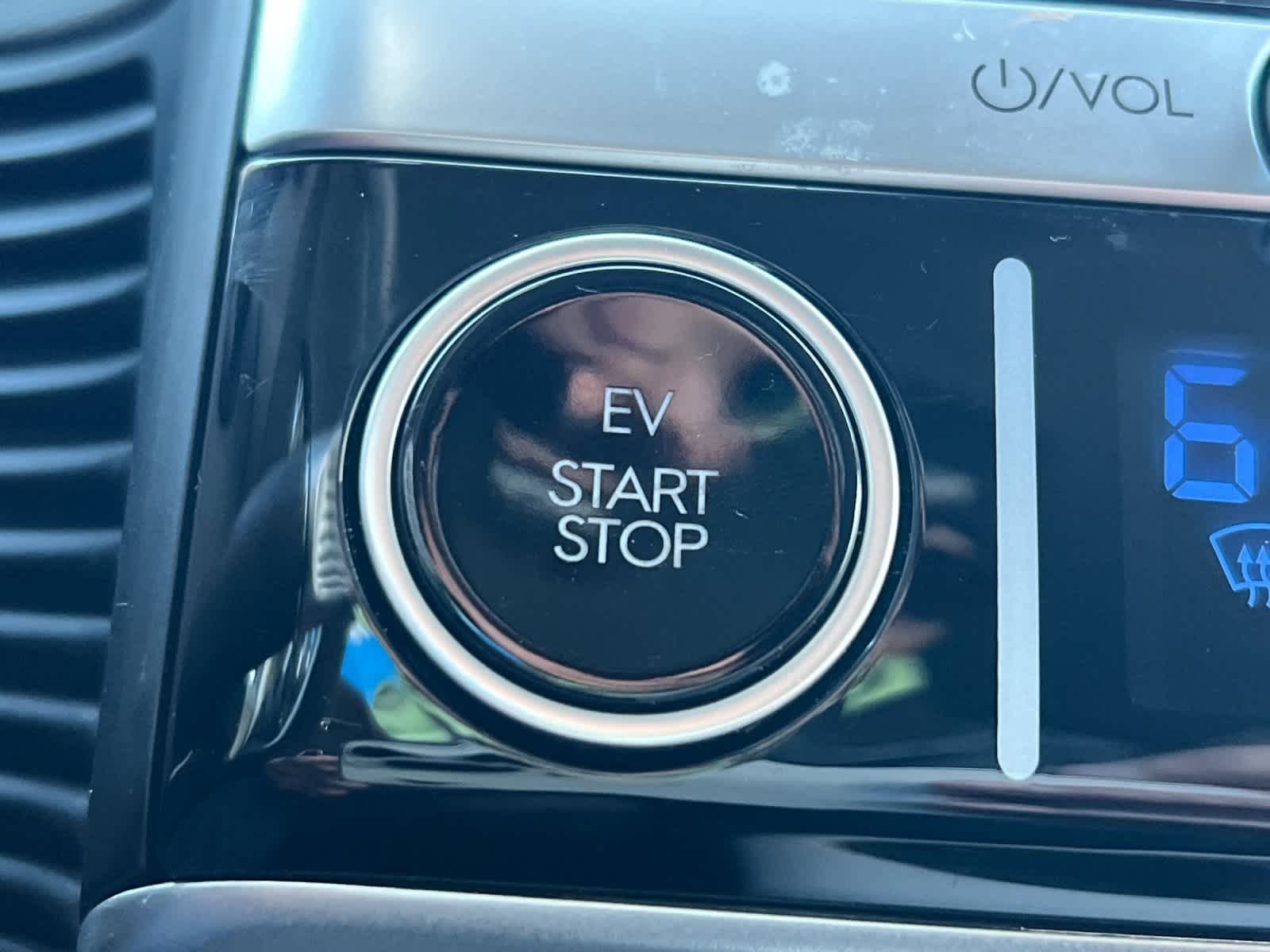 Thumbnail: 2023 Hyundai Ioniq 5 - 23