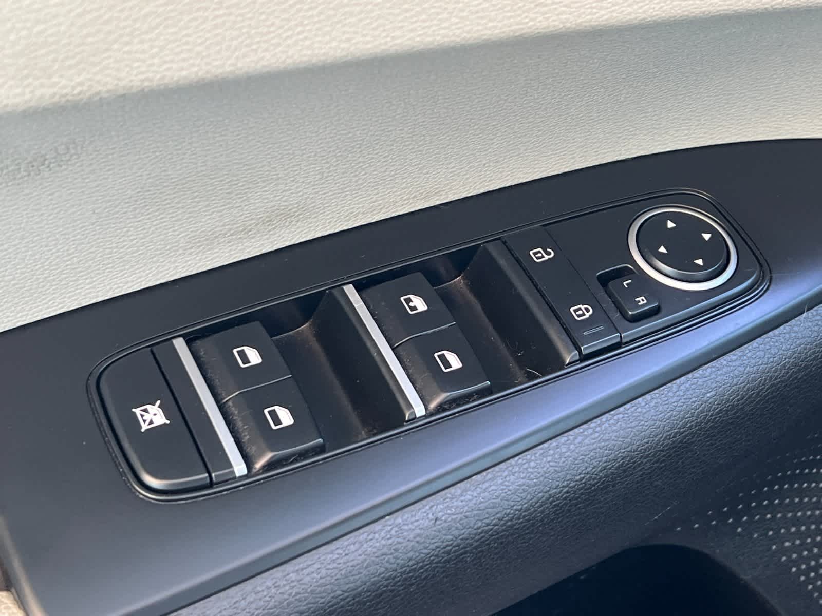 Thumbnail: 2023 Kia Forte - 13