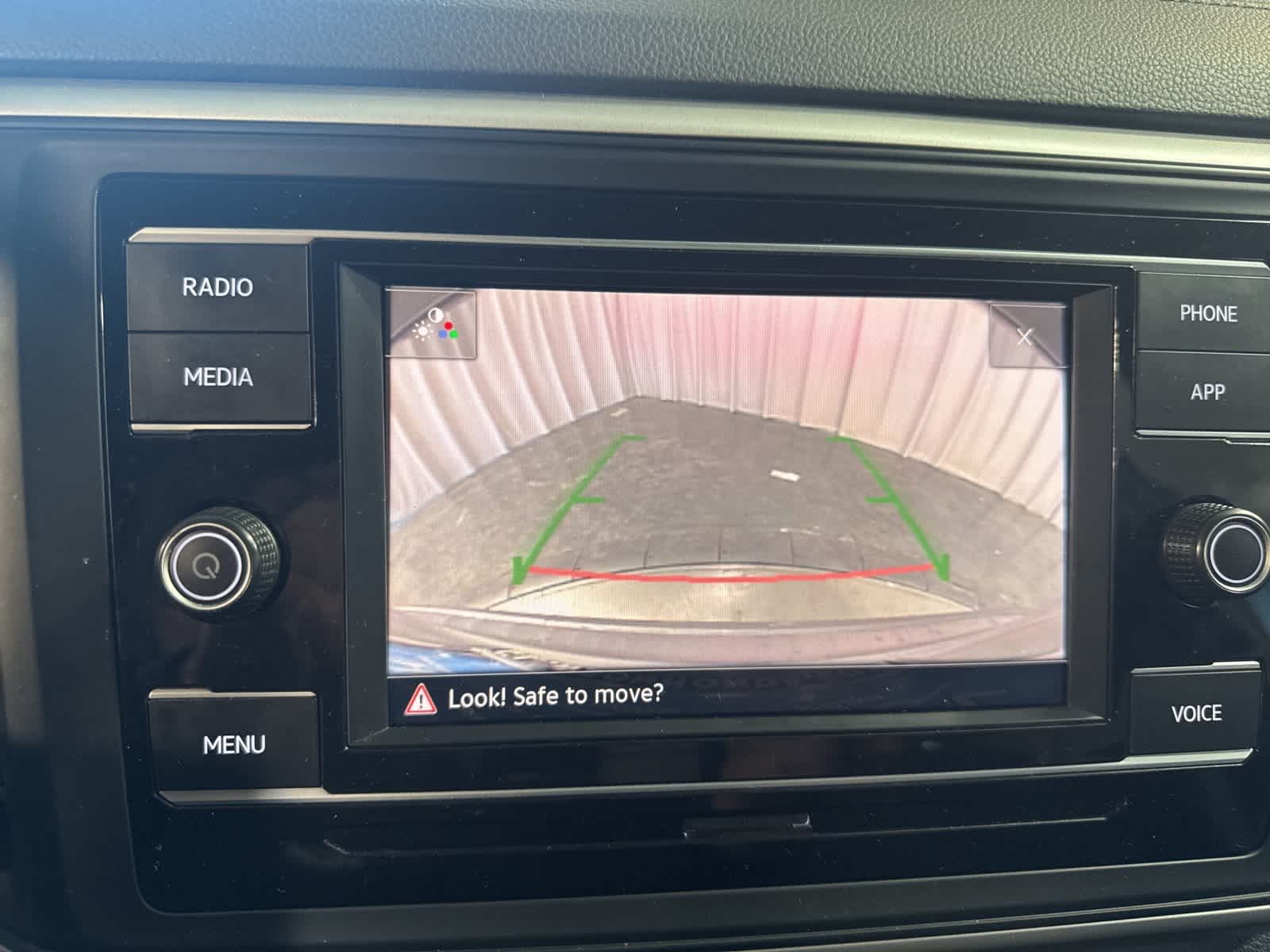 Thumbnail: 2021 Volkswagen Atlas - 24