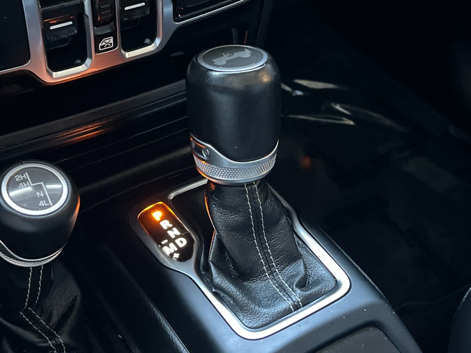 Thumbnail: 2022 Jeep Wrangler - 22