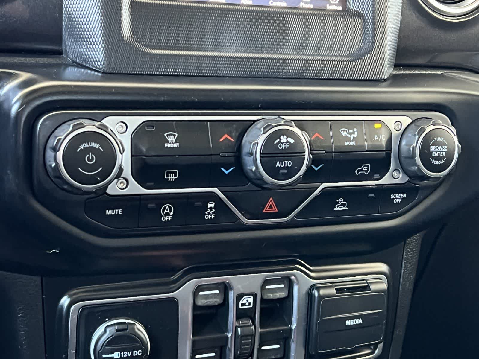 Thumbnail: 2021 Jeep Wrangler - 20