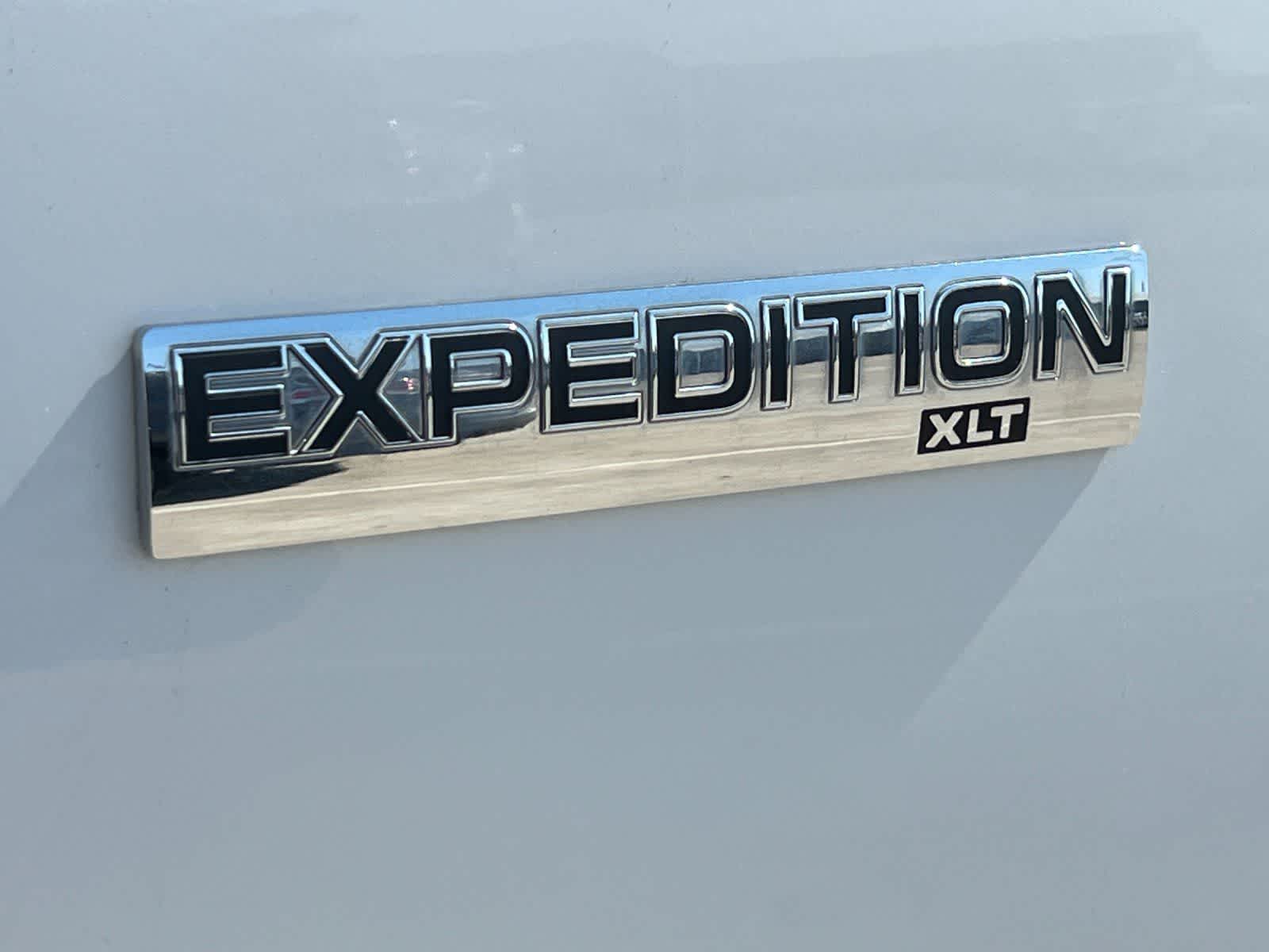 Thumbnail: 2011 Ford Expedition - 28