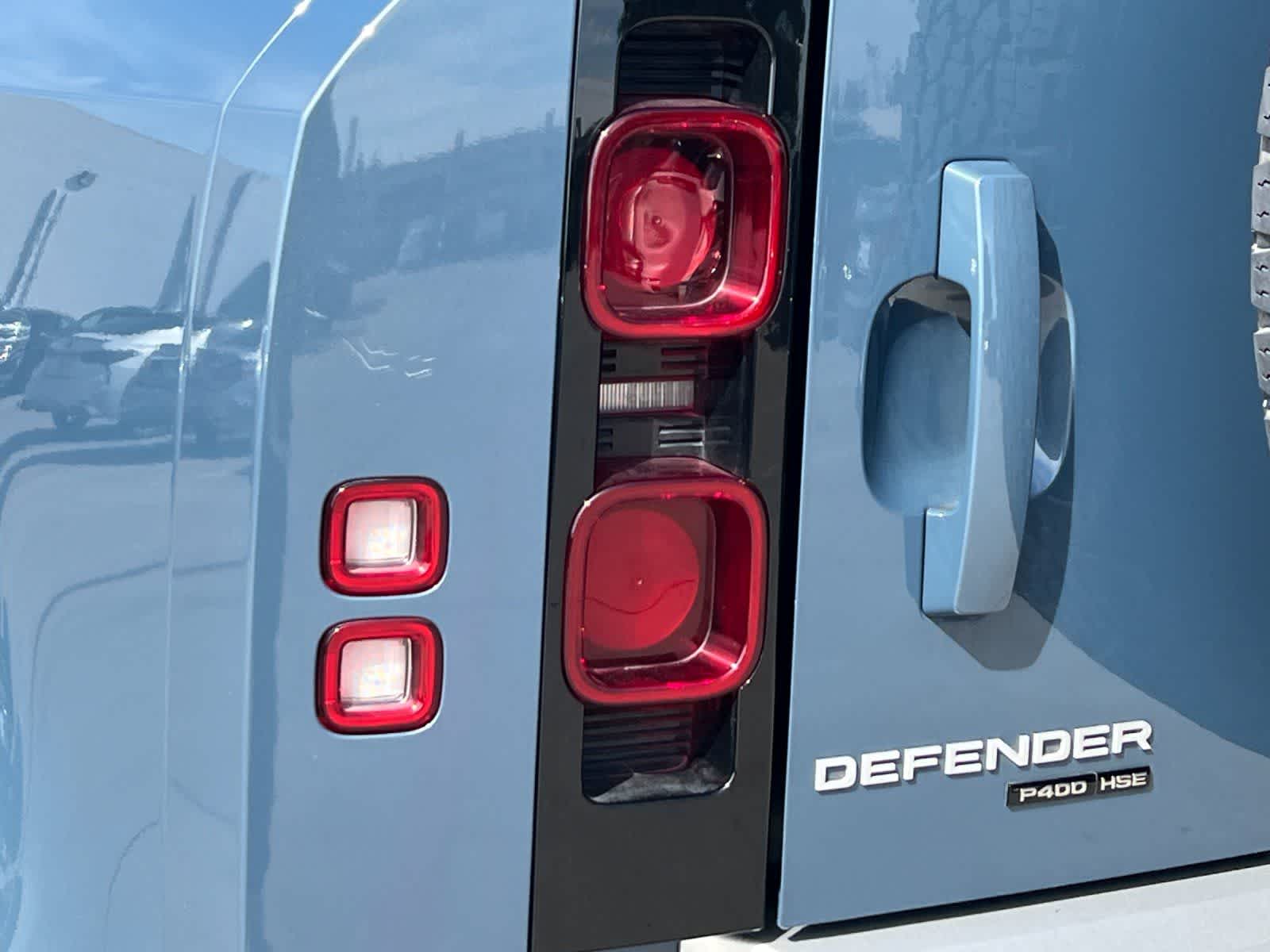 Thumbnail: 2020 Land Rover Defender - 30