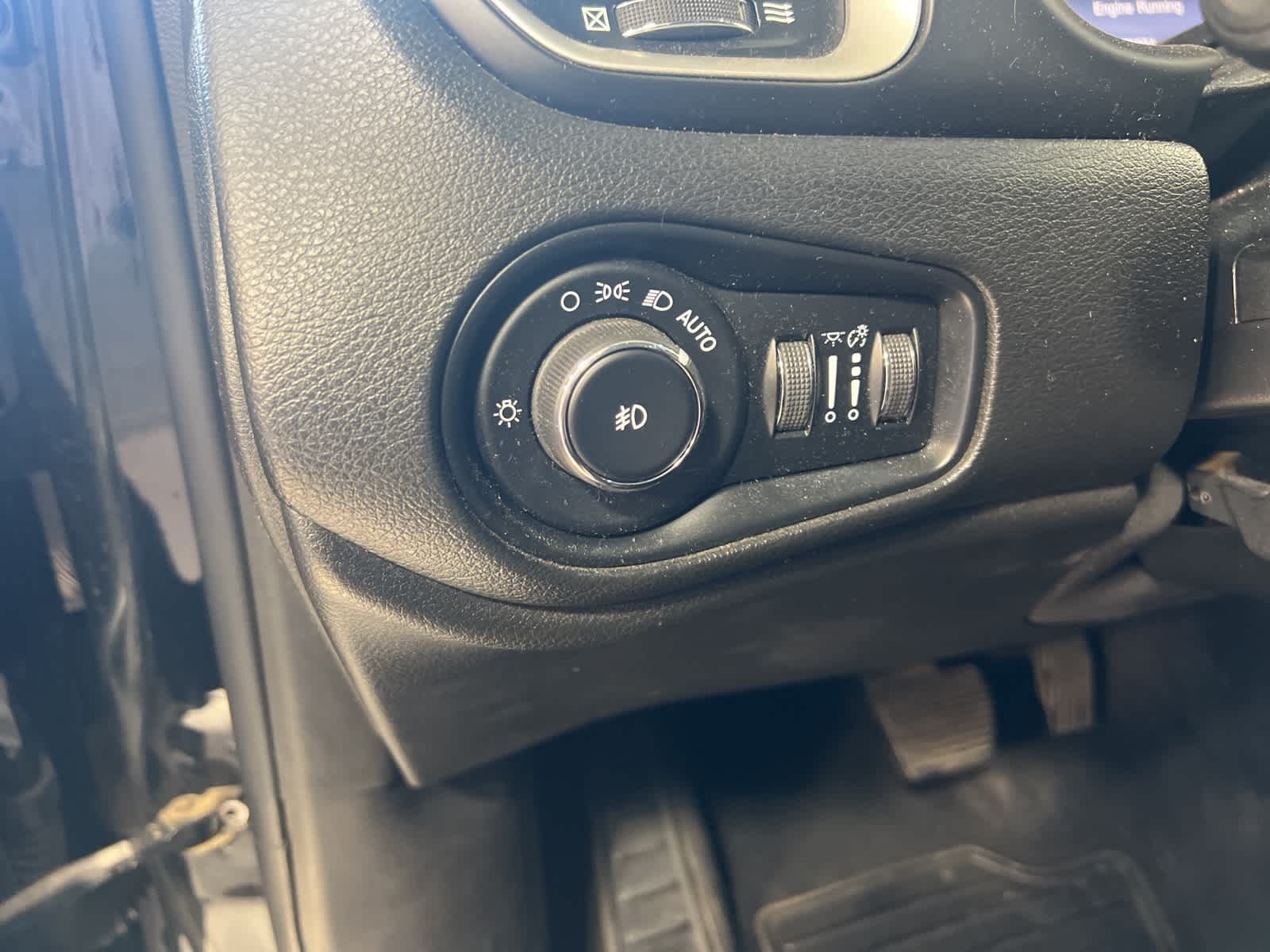 Thumbnail: 2018 Jeep Renegade - 25