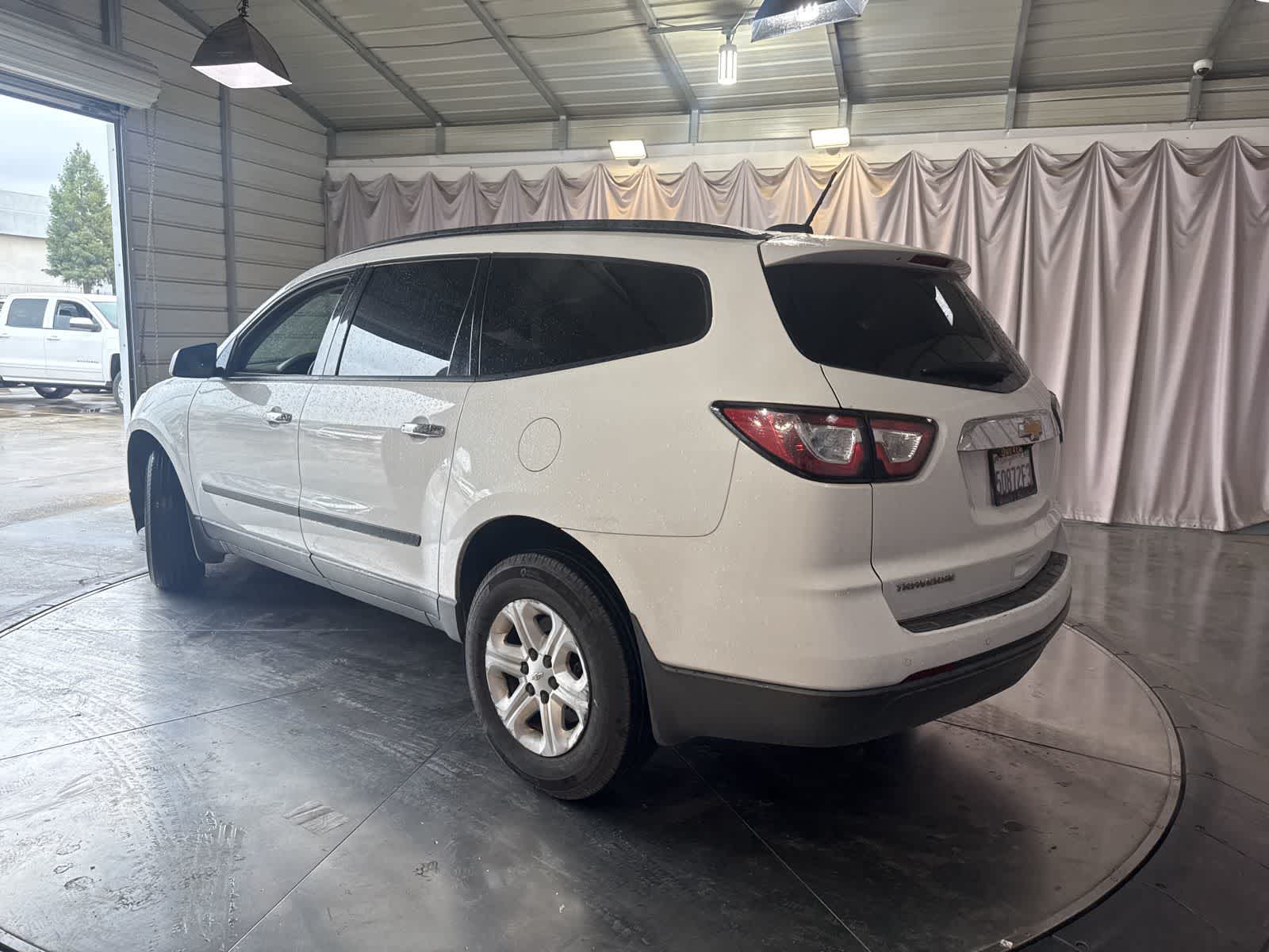 Thumbnail: 2017 Chevrolet Traverse - 6