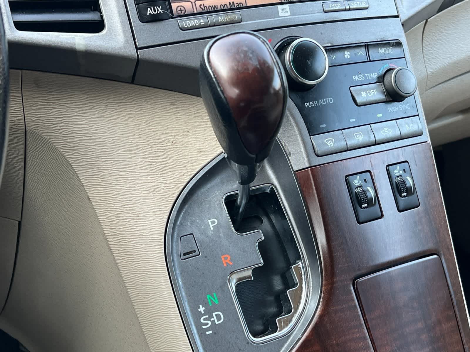 Thumbnail: 2011 Toyota Venza - 23