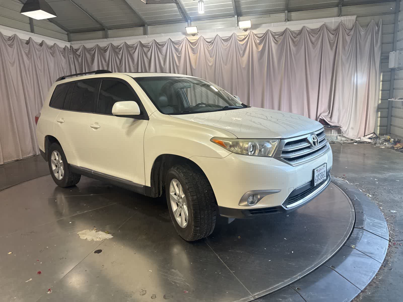 2012 Toyota Highlander SE FWD photo 2