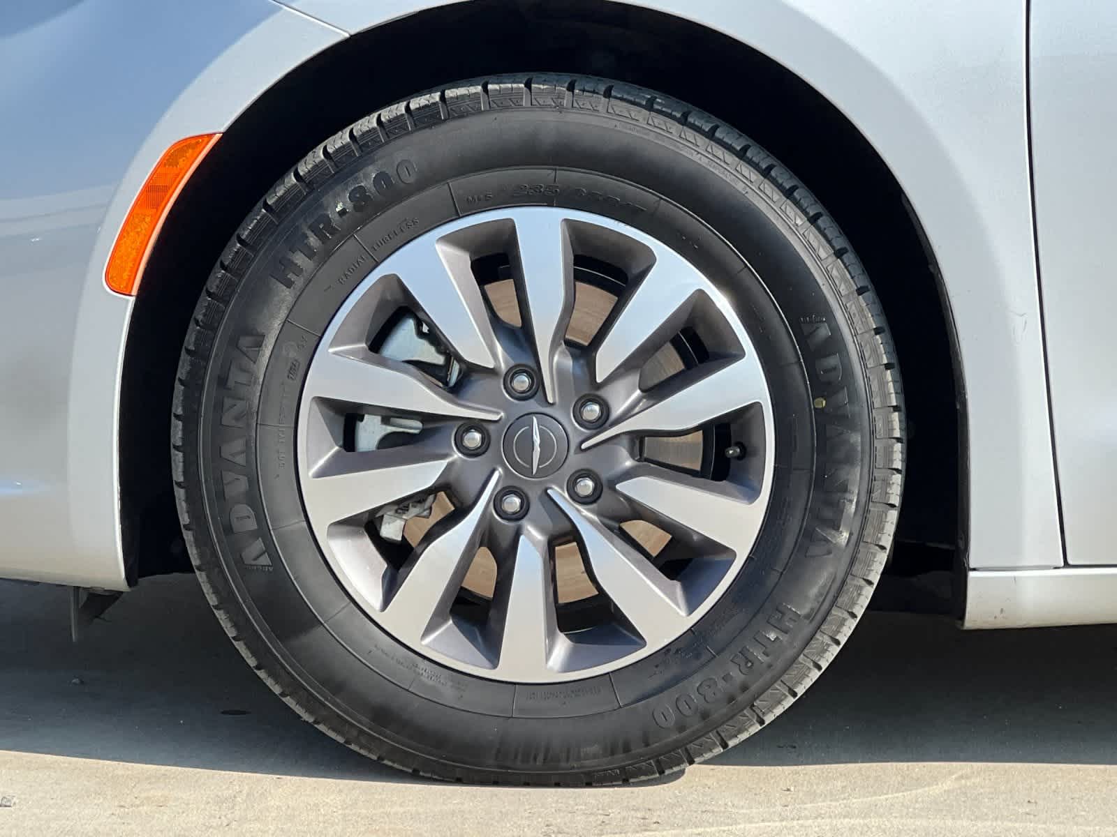 Thumbnail: 2023 Chrysler Pacifica - 28