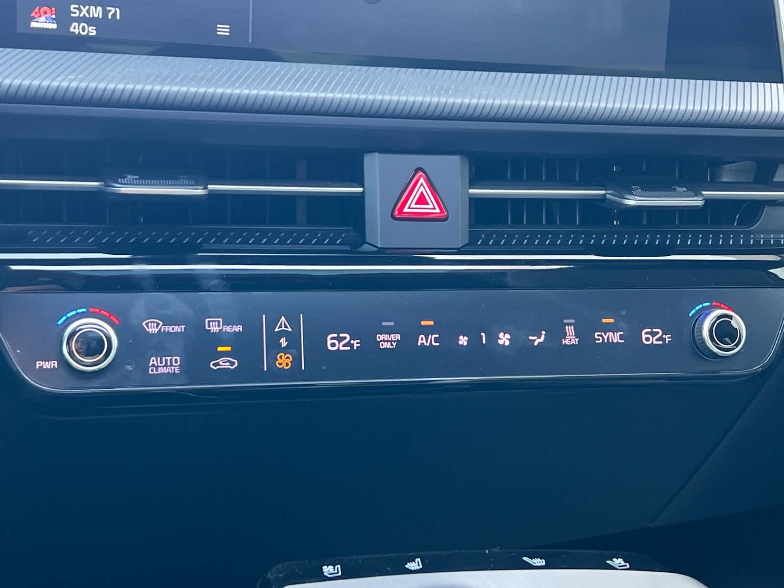 Thumbnail: 2022 Kia EV6 - 21