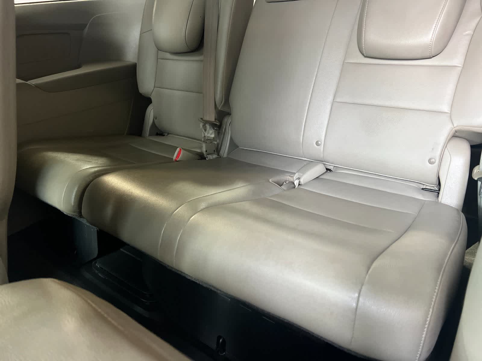 Thumbnail: 2012 Honda Odyssey - 15