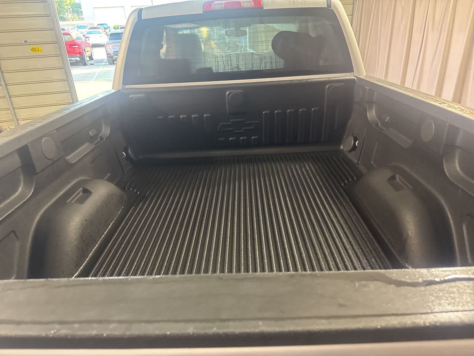 Thumbnail: 2018 Chevrolet Silverado 1500 - 16