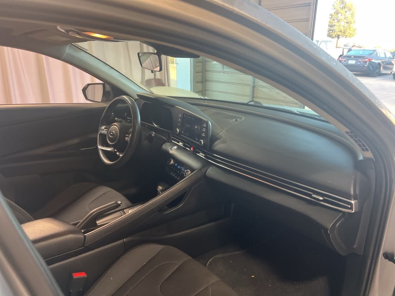 Thumbnail: 2021 Hyundai Elantra - 21