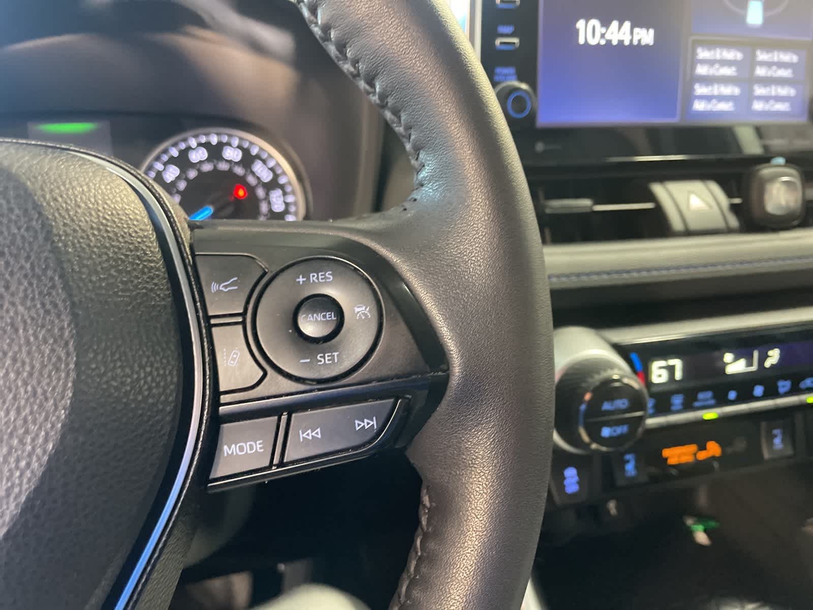 Thumbnail: 2022 Toyota RAV4 - 23