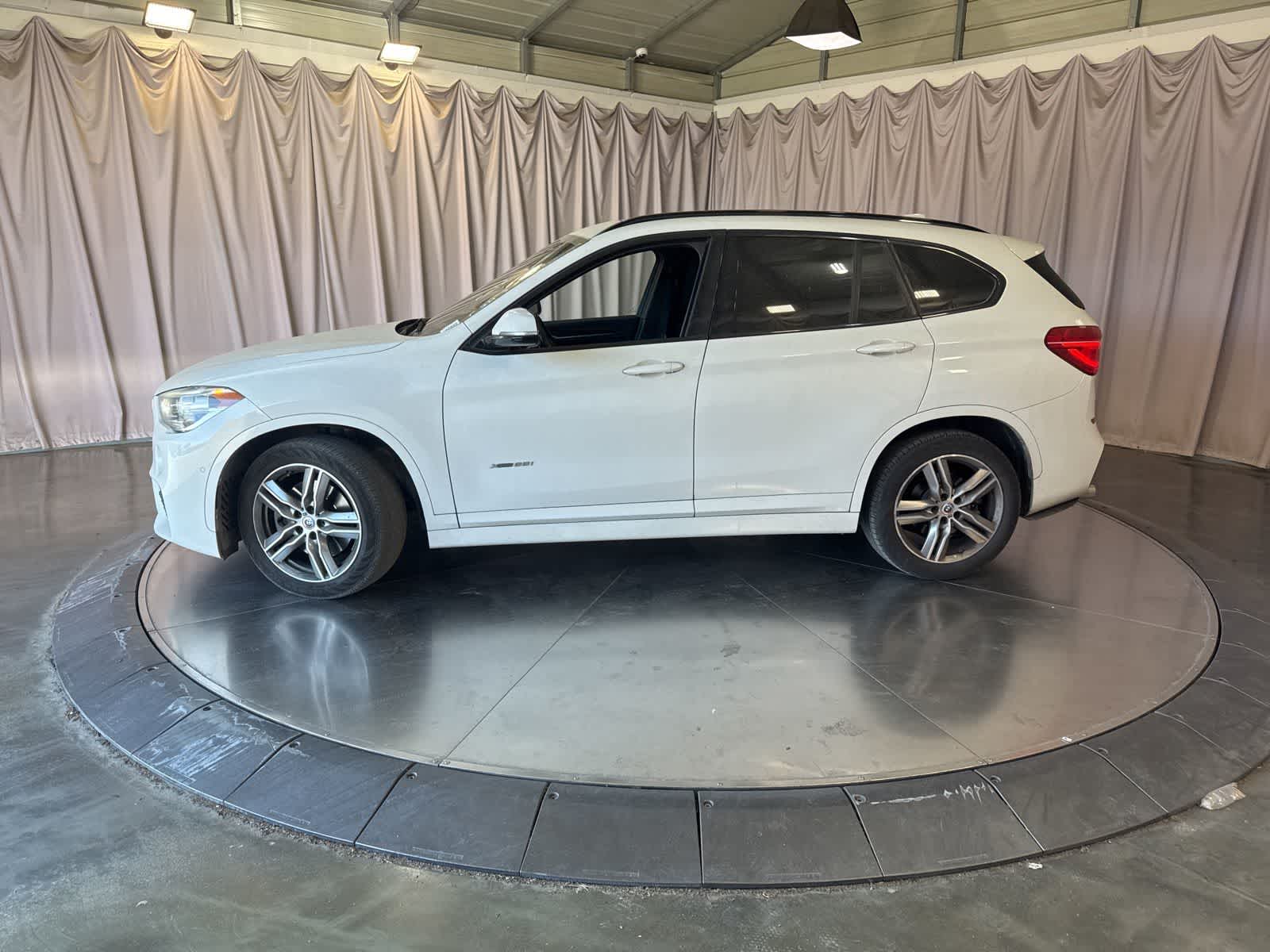 Thumbnail: 2017 BMW X1 - 8
