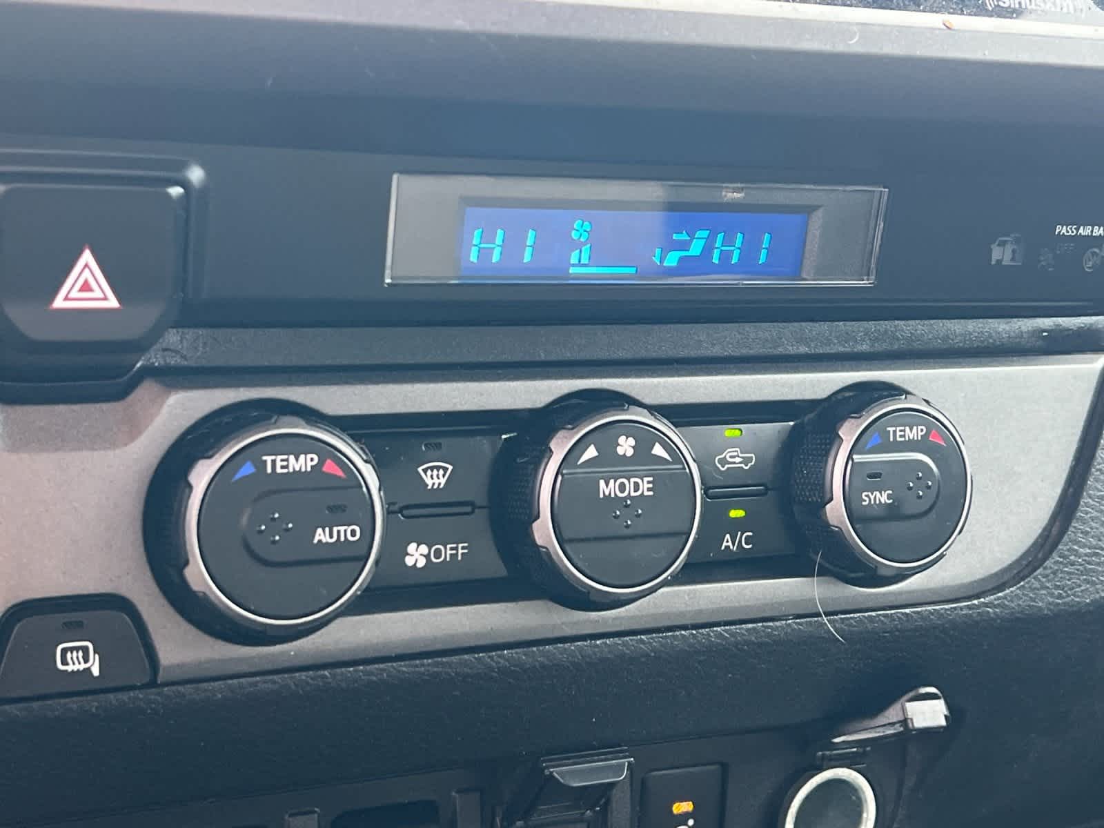 Thumbnail: 2022 Toyota Tacoma - 19