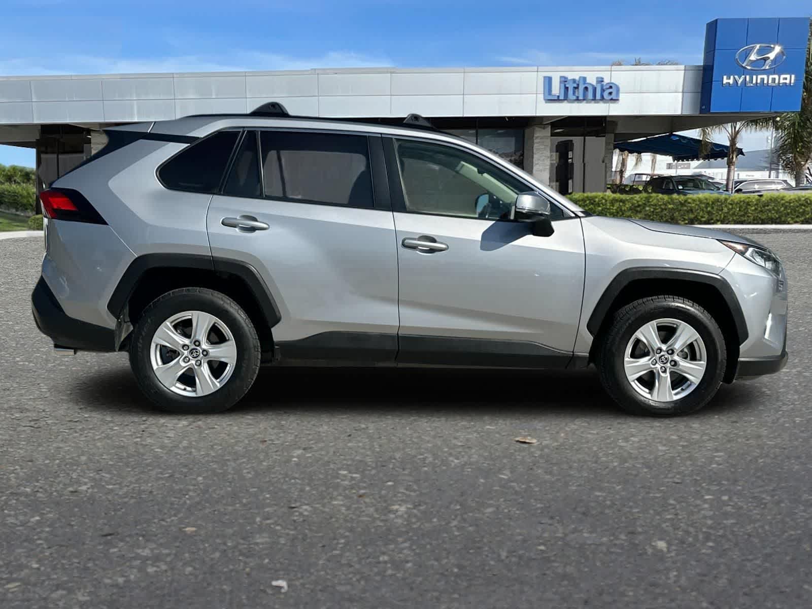 Thumbnail: 2020 Toyota RAV4 - 10