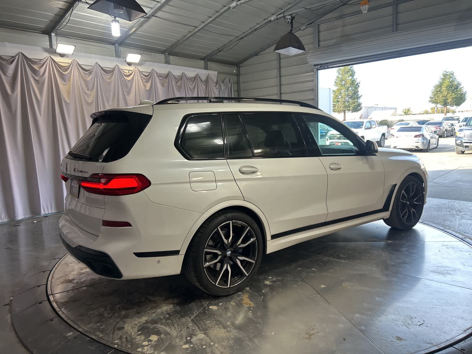 Thumbnail: 2022 BMW X7 - 8