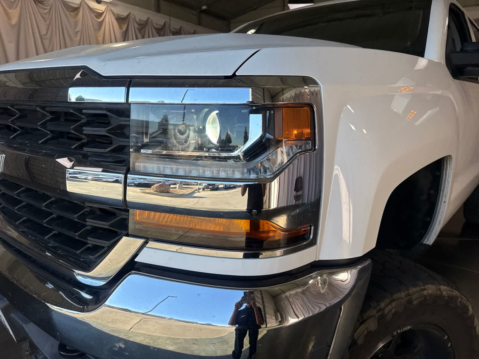 Thumbnail: 2018 Chevrolet Silverado 1500 - 9