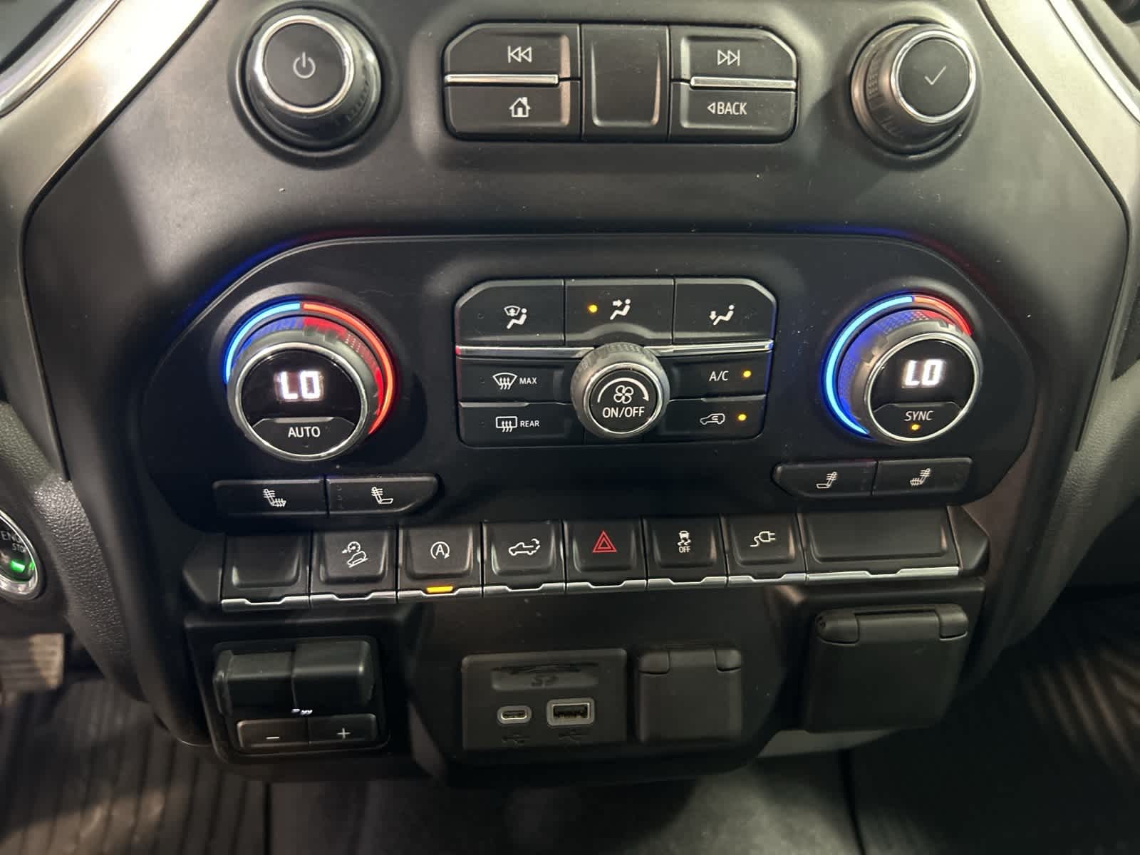 2020 Chevrolet Silverado 1500 LT 28