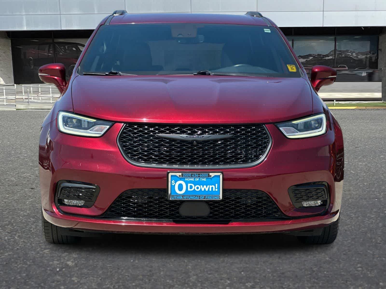 Thumbnail: 2021 Chrysler Pacifica - 10