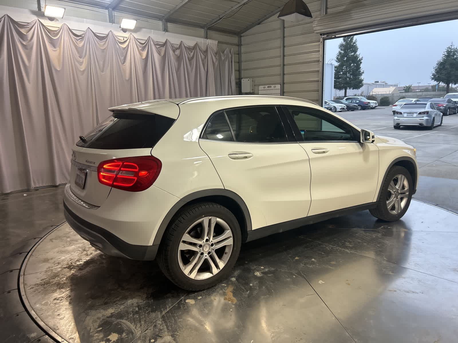 Thumbnail: 2016 Mercedes-Benz GLA - 8