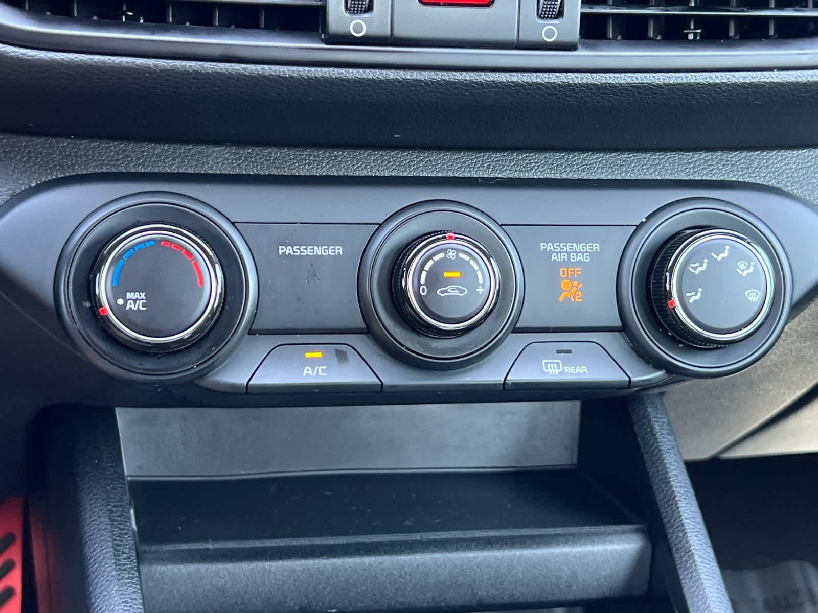 Thumbnail: 2023 Kia Forte - 19