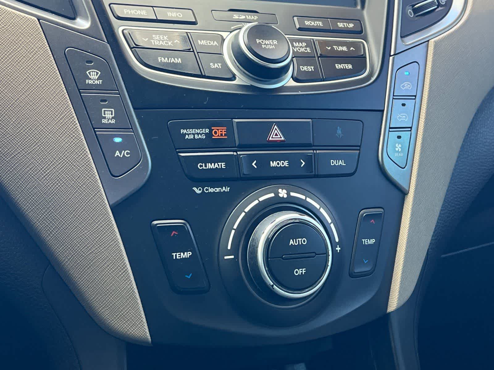 Thumbnail: 2015 Hyundai Santa Fe - 23