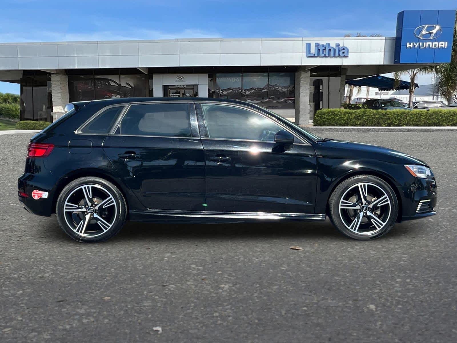 Thumbnail: 2017 Audi A3 e-tron - 8