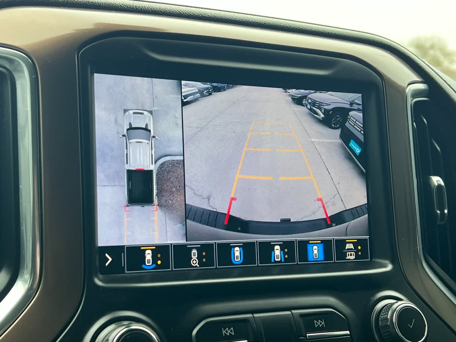 Thumbnail: 2020 Chevrolet Silverado 2500 - 19