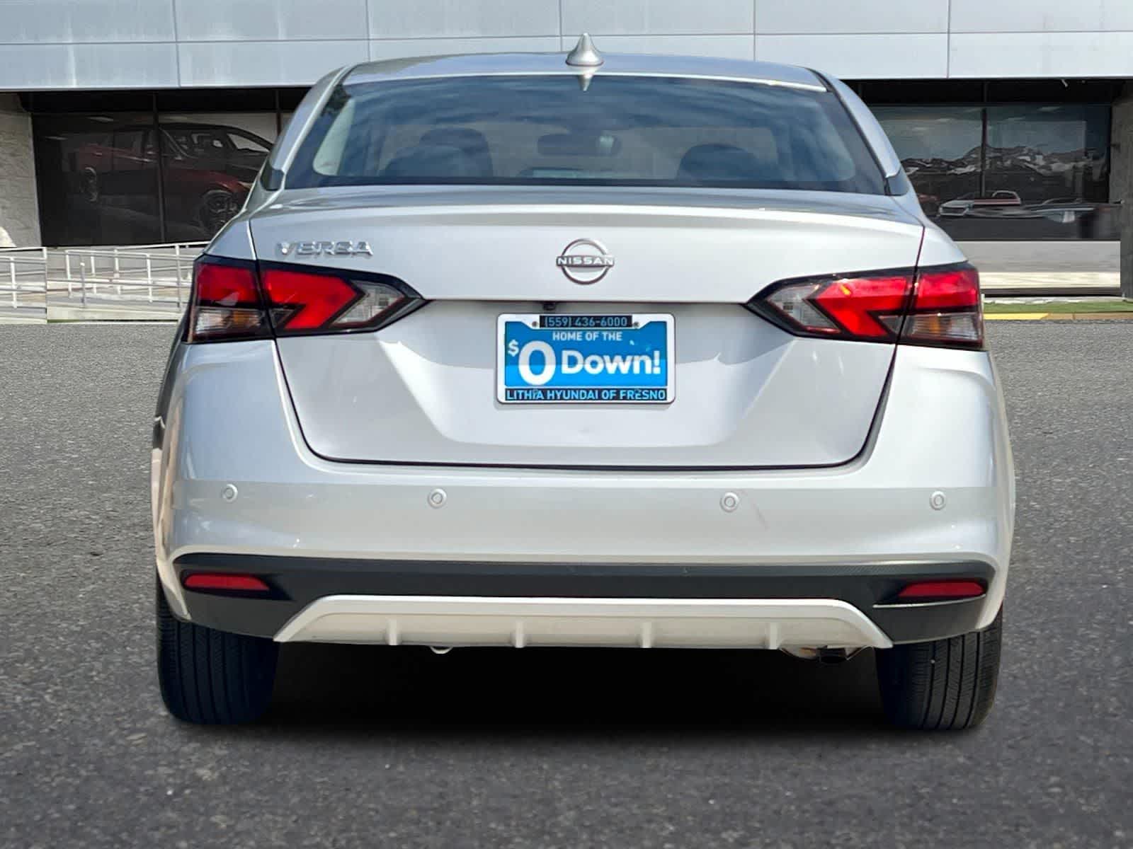 2025 Nissan Versa 1.6 SV photo 3