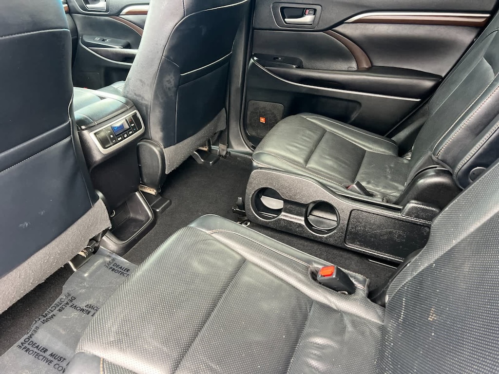 Used 2016 Toyota Highlander Limited V6 SUV