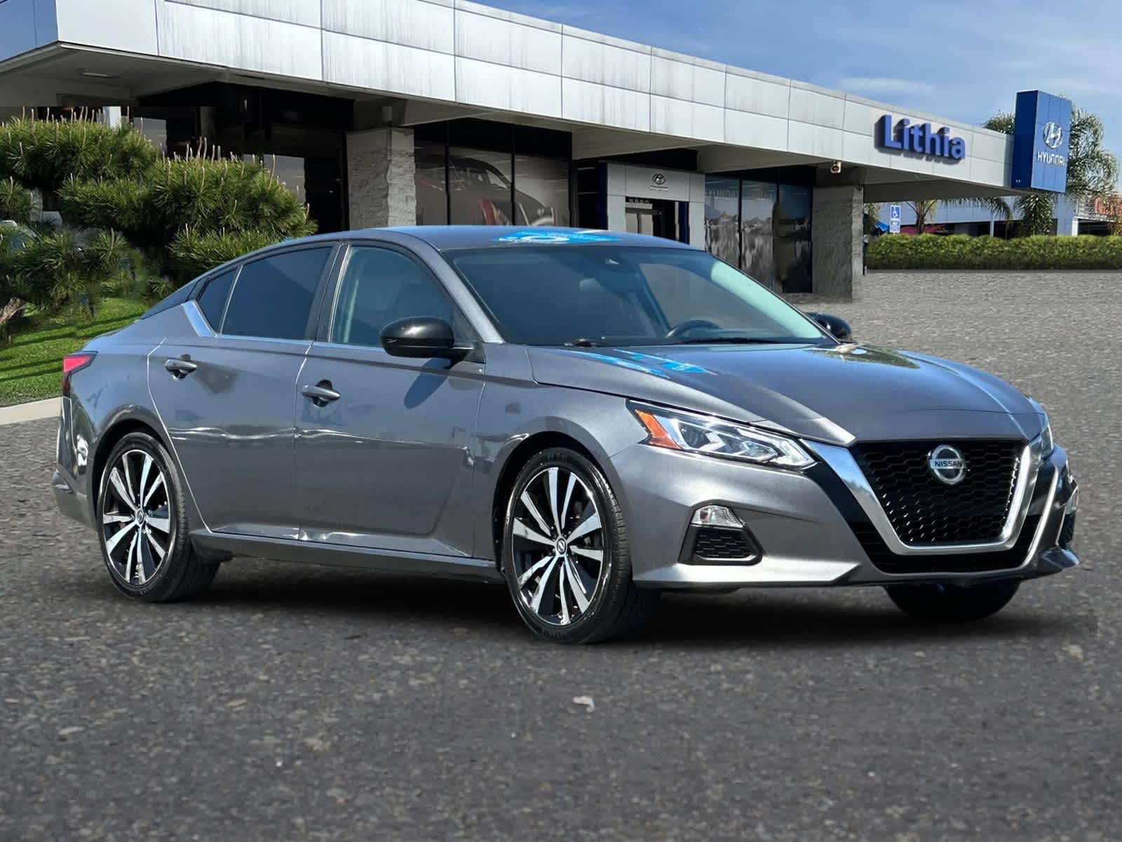 Thumbnail: 2020 Nissan Altima - 9