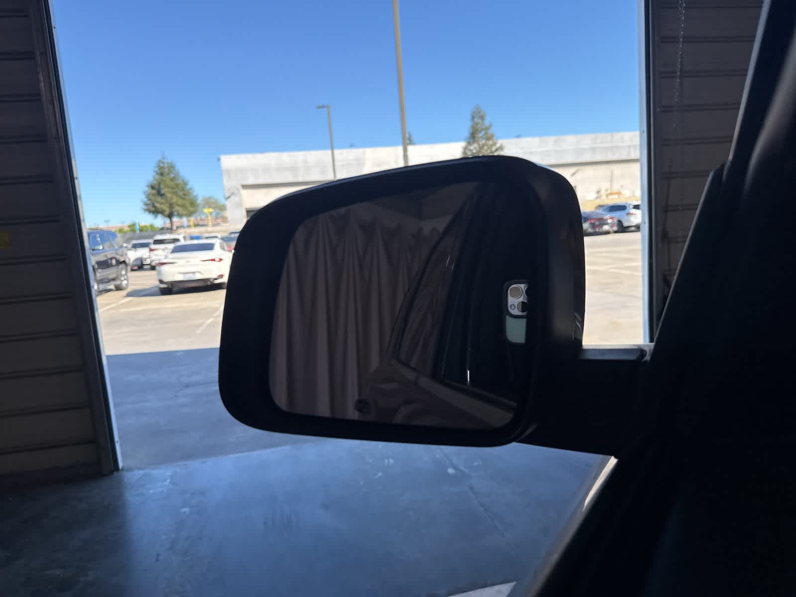 Thumbnail: 2018 Dodge Durango - 23