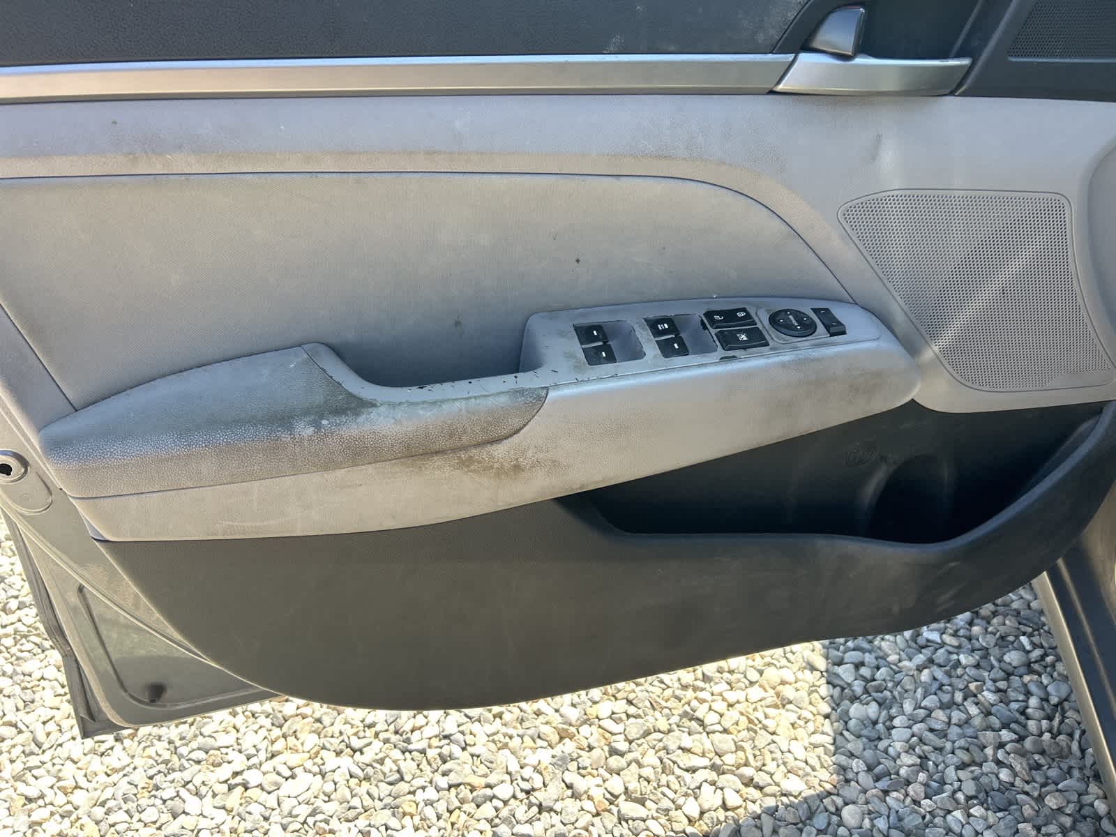 Thumbnail: 2018 Hyundai Elantra - 18