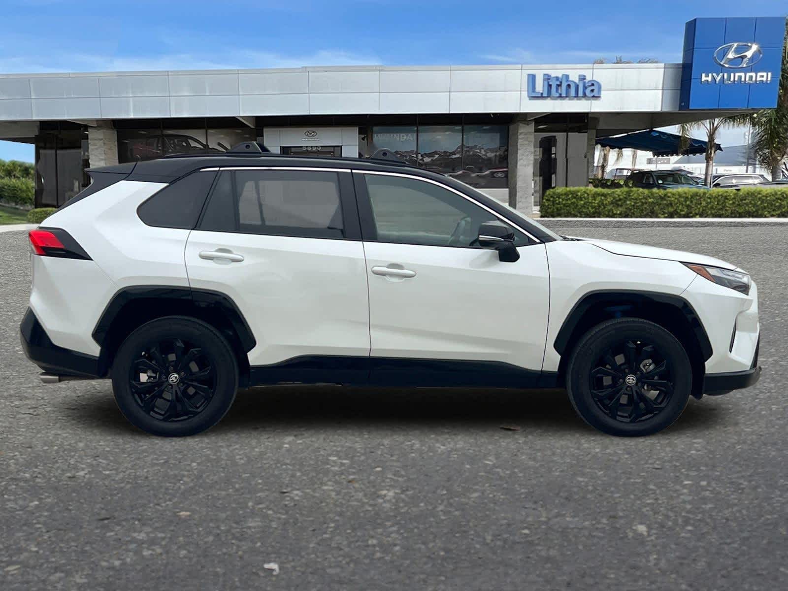 Thumbnail: 2024 Toyota RAV4 - 8