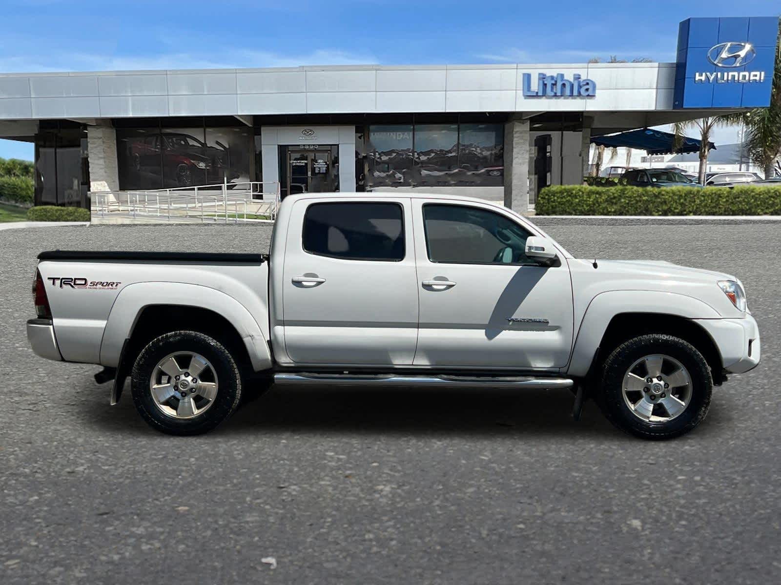 Thumbnail: 2014 Toyota Tacoma - 8