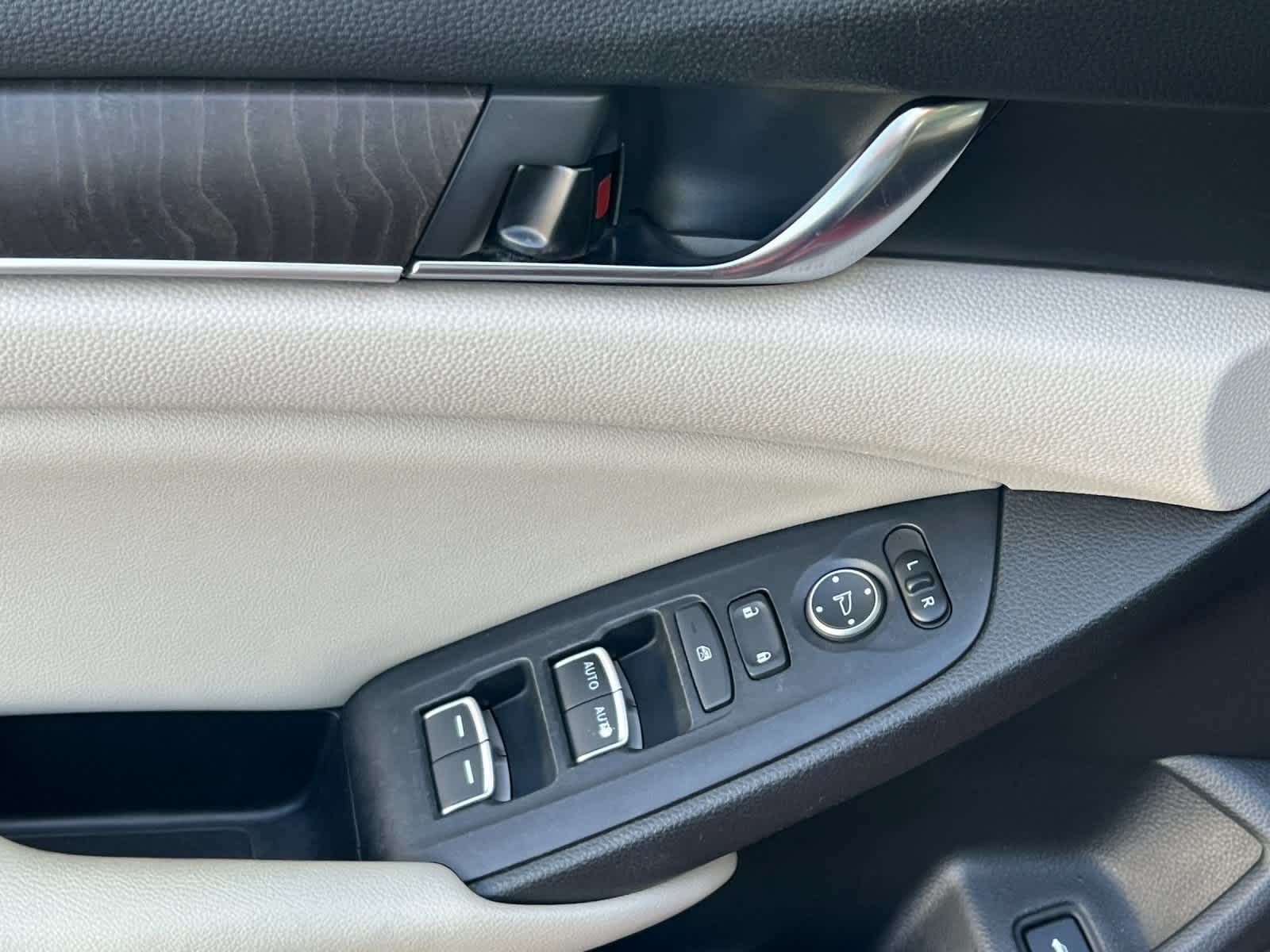 Thumbnail: 2019 Honda Accord - 12