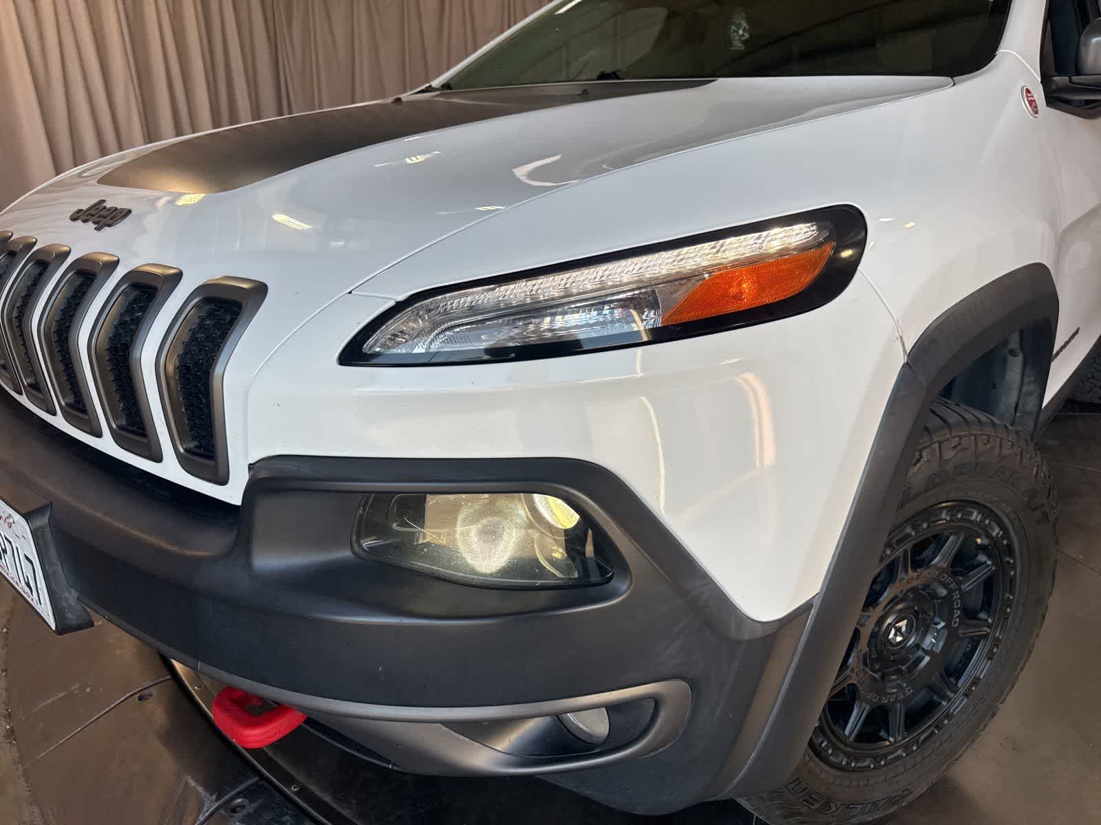 Thumbnail: 2017 Jeep Cherokee - 8