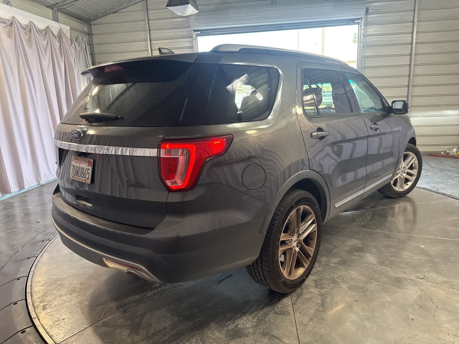 Thumbnail: 2017 Ford Explorer - 5